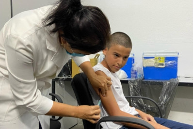 Caxias aplica vacina contra dengue para alunos da rede municipal