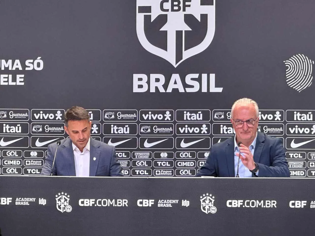 Dorival anuncia os convocados para amistoso contra Inglaterra e Espanha