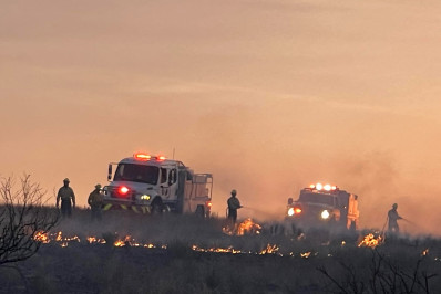 Maior incêndio florestal da história do Texas deixa pelo menos dois mortos