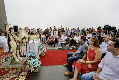 Aos pés do Cristo e com tradicional bolo de aniversário, missa celebra os 459 anos do Rio
