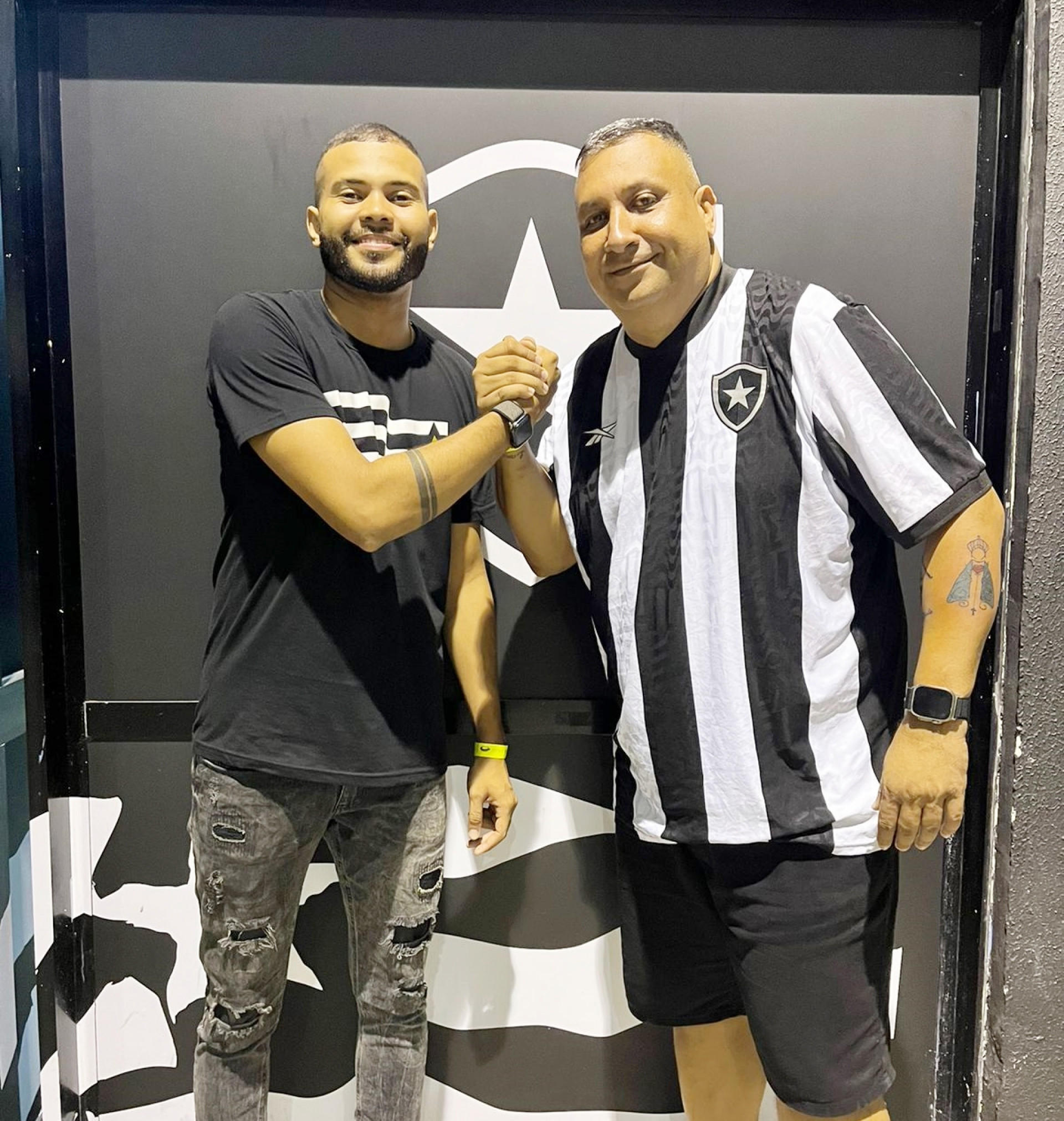 Branco Ribeiro recebe o carinho do presidente Sandro Lima