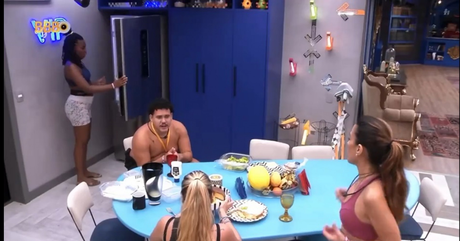 Yasmin desabafa com Wanessa, Leidy e Lucas  - Reprodução de vídeo / TV Globo