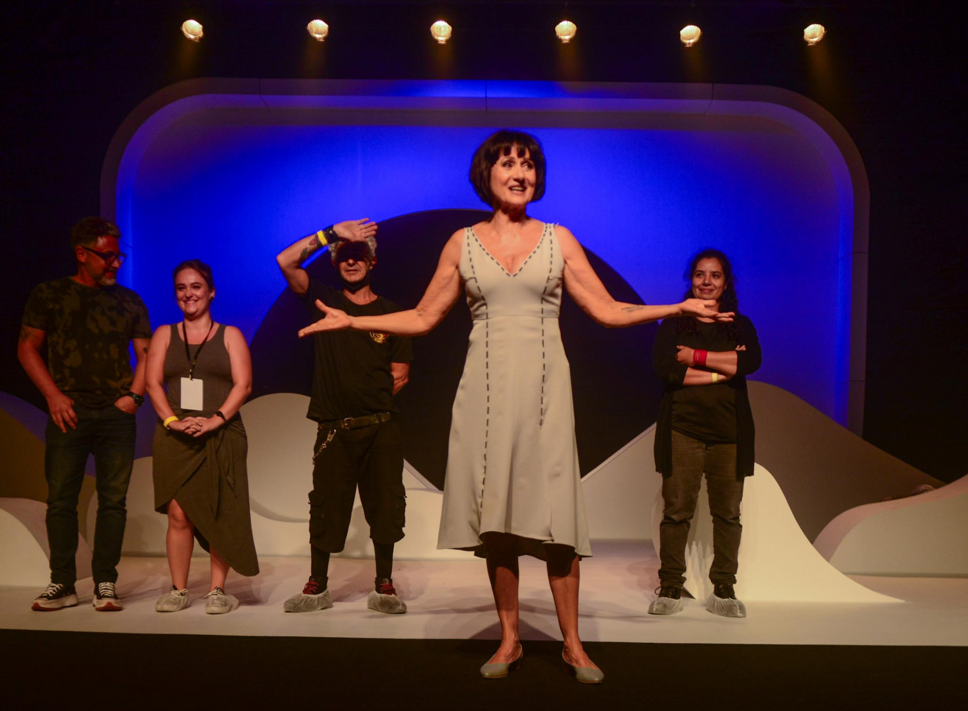 Zezé Polessa na estreia de 'Nara', espetáculo escrito e dirigido por Miguel Falabella - Fotos: Webert Belicio/ Agnews