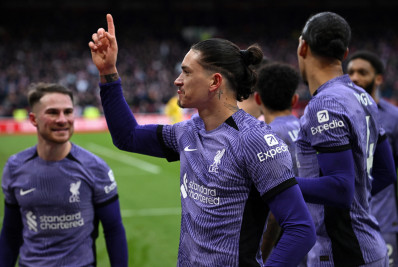 Liverpool marca no último minuto, bate o Nottingham Forest e segue na ponta da Premier League