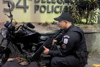 PM prende suspeito com motocicleta roubada em Belford Roxo