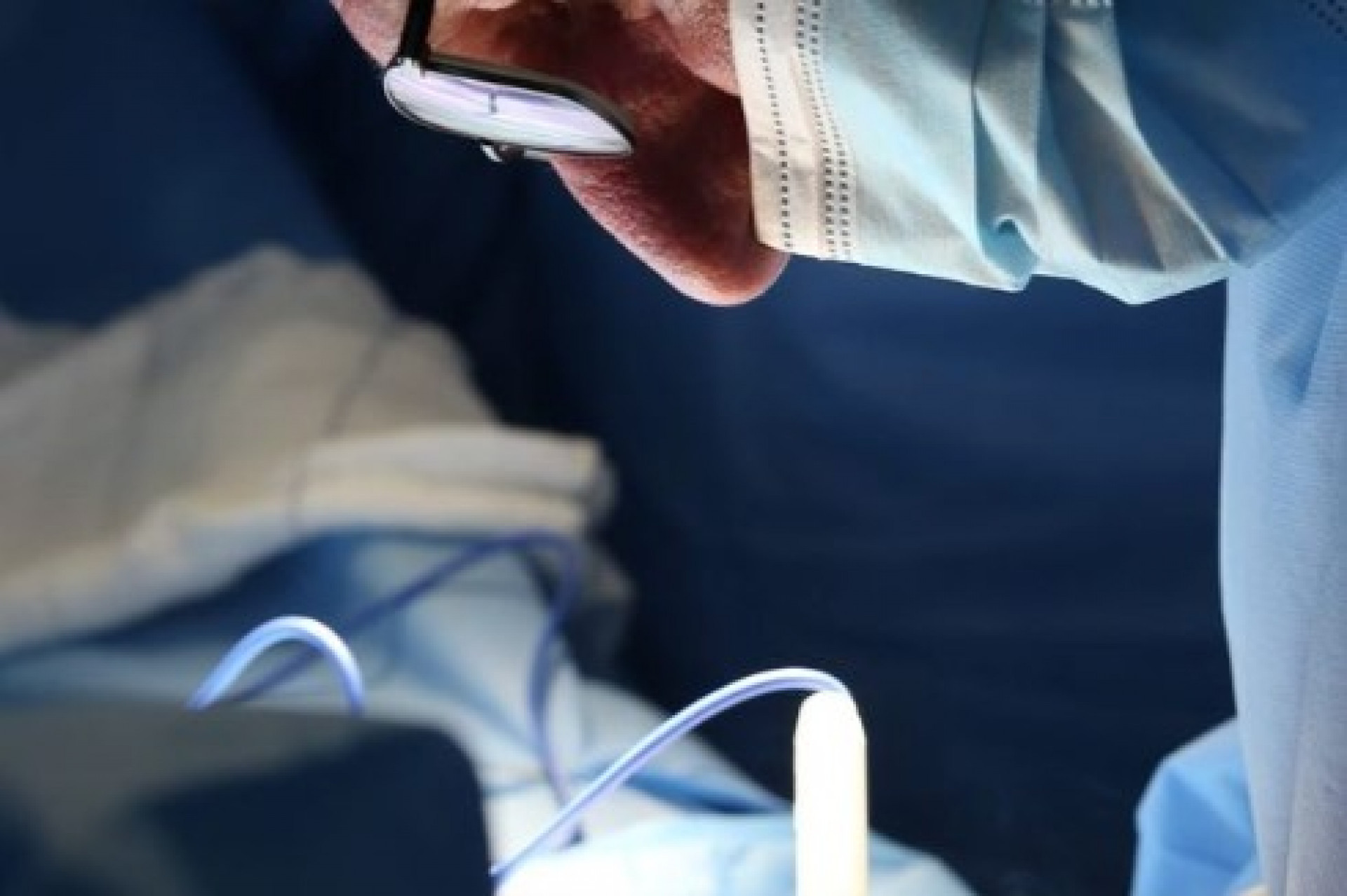 Juliano e Letícia Cazarré compartilham mais imagens do nascimento de Estêvão - Reprodução / Instagram