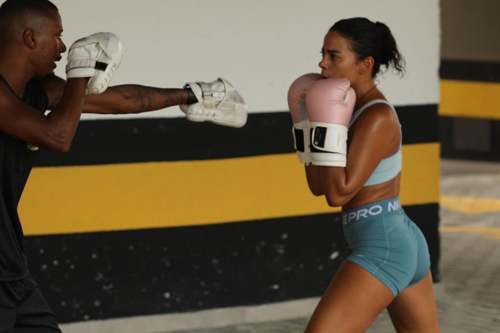 Bella Campos compartilha treino de boxe após receber mensagens negativas - Reprodução / Instagram