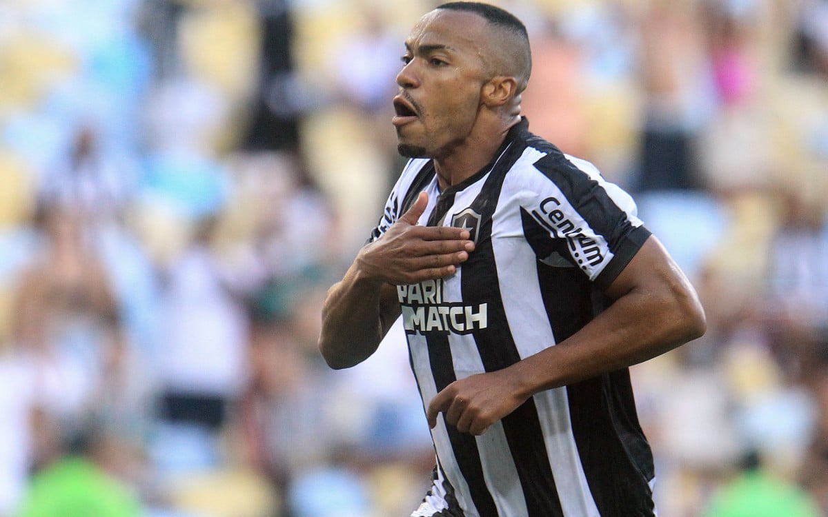Marlon Freitas marcou duas vezes na vitória do Botafogo sobre o Fluminense - Vítor Silva/Botafogo