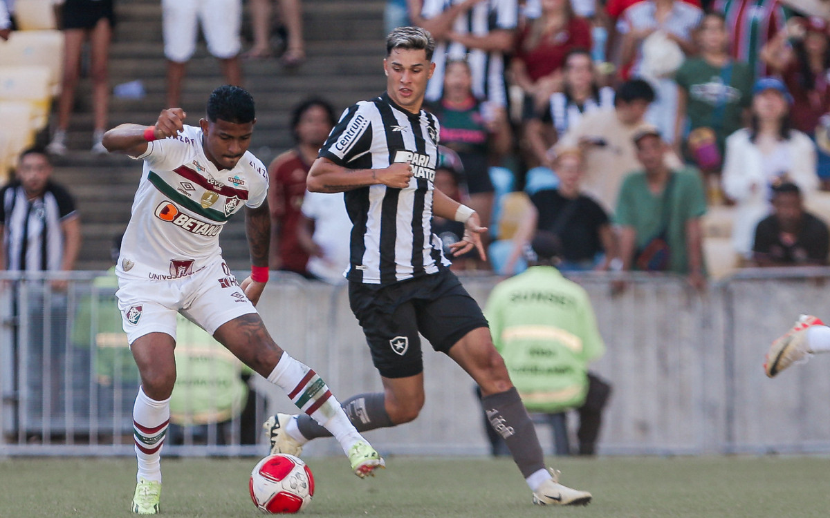 Fluminense e Botafogo fizeram clássico movimentado no Maracanã