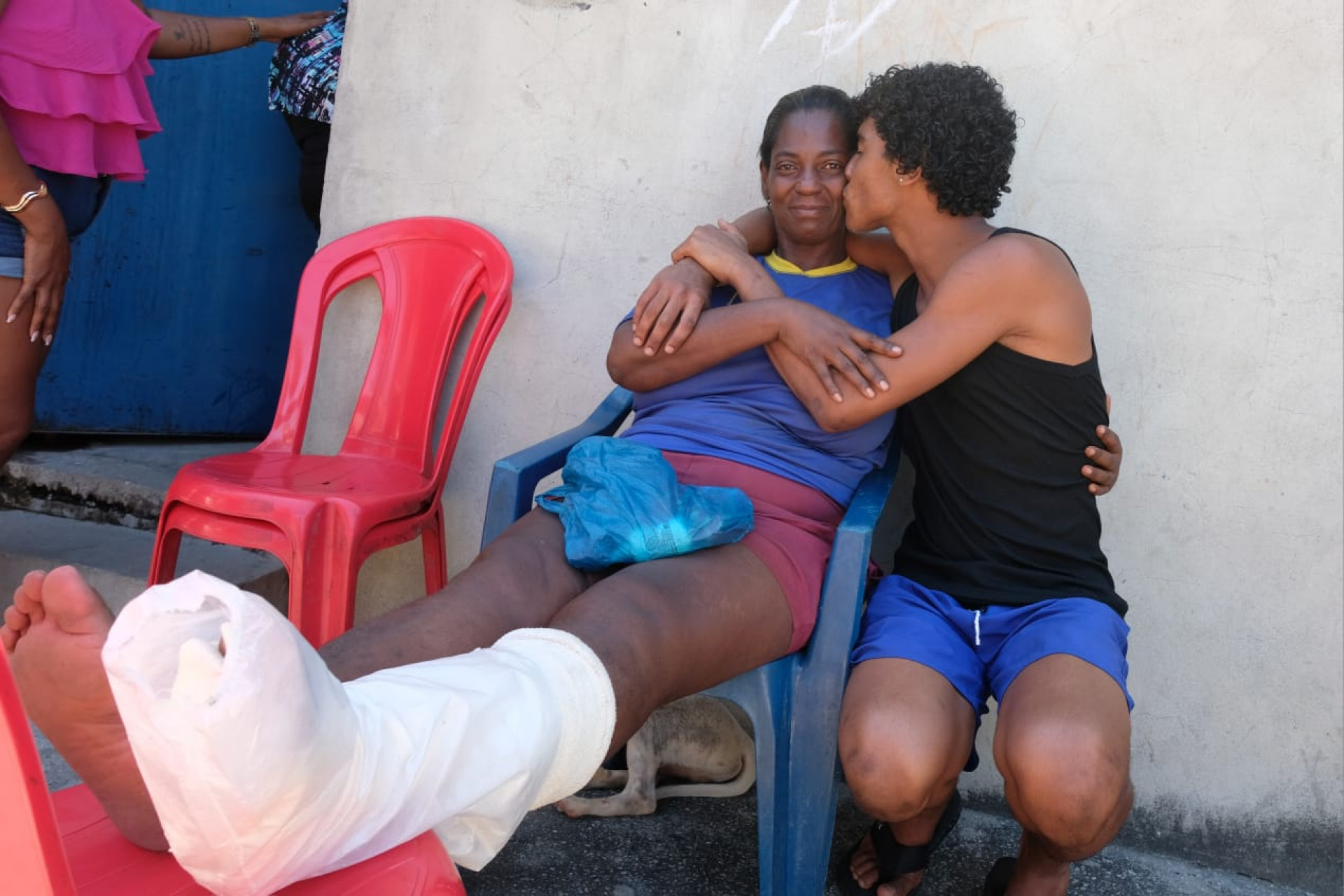 'Nós perdemos literalmente tudo, mas nossa vida está intacta', afirmou Andrey Tomaz Bispo, que salvou a mãe, Dimaria Bispo dos Santos - Pedro Ivo/Agência O Dia