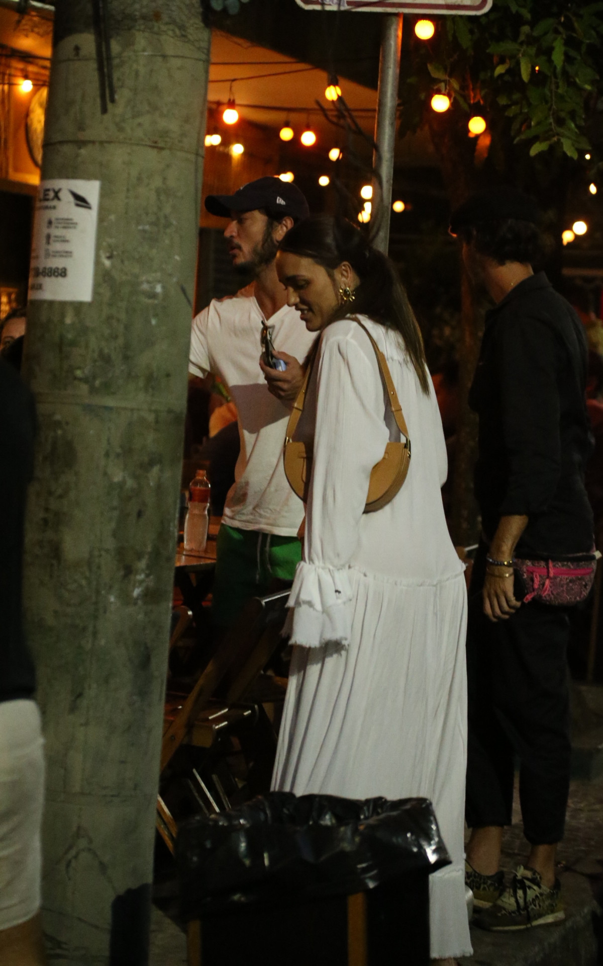 Rafa Kalimann e Allan Souza são clicados em bar da Zona Sul