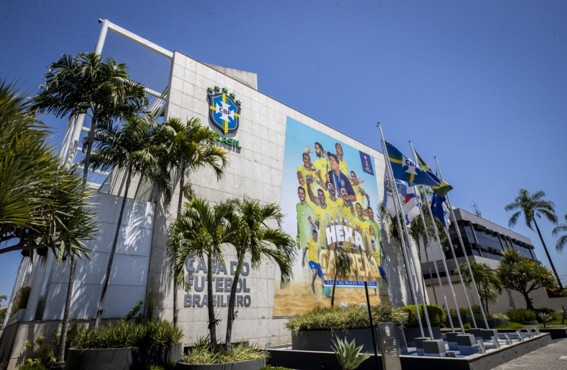 Homenagem na sede da CBF à seleção brasileira de futebol de areia - Joilson Marconne / CBF