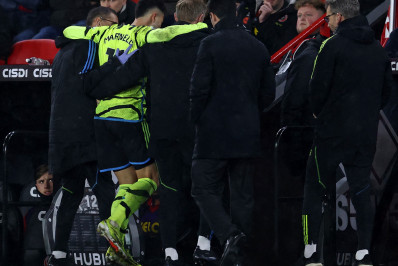 Convocado, Martinelli se machuca em jogo do Arsenal e vira preocupação