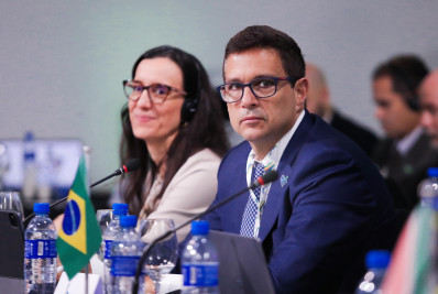'Inflação de serviços mundial está muito acima da média e gera cautela de BCs', diz Campos Neto