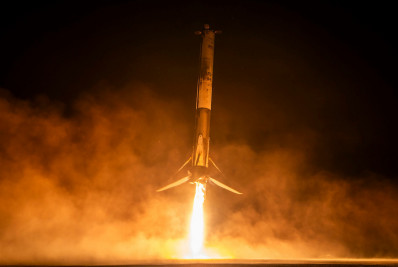 Spacex lança missão que vai levar civis para o espaço