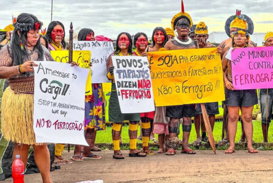 Indígenas protestam contra construção da Ferrogrão