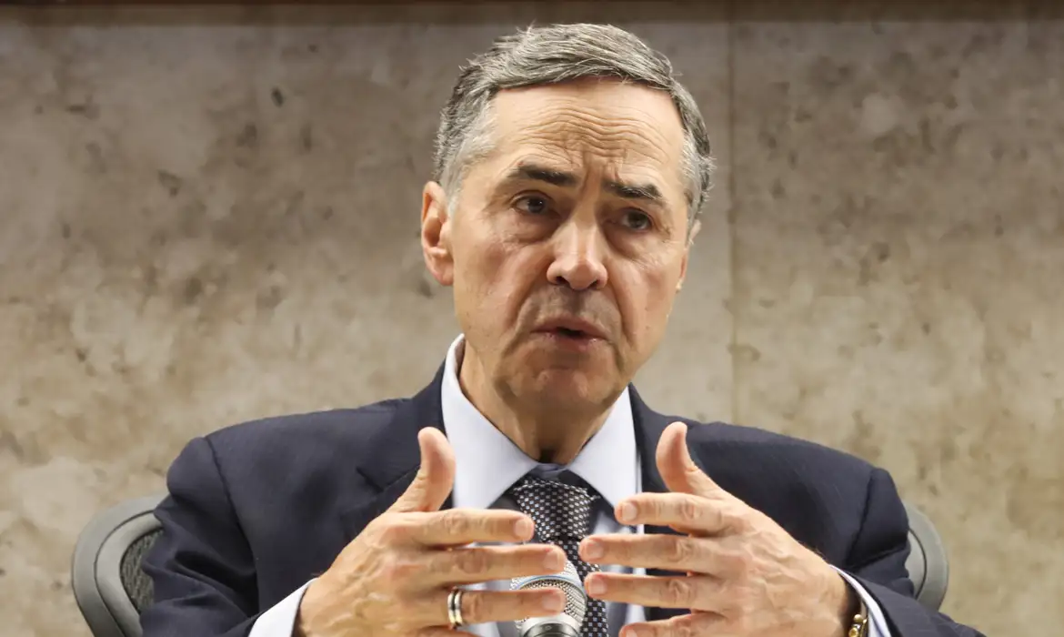 Regulação da Inteligência Artificial precisa proteger direitos fundamentais, diz Barroso