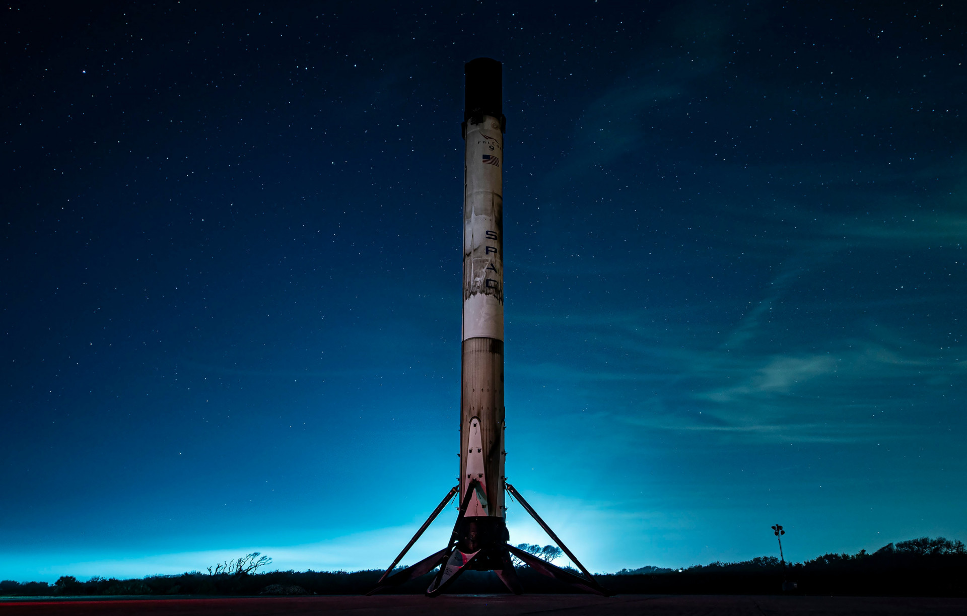 Foguete Falcon 9 da empresa privada SpaceX decolou às 22h53 locais - Divulgação / Space X