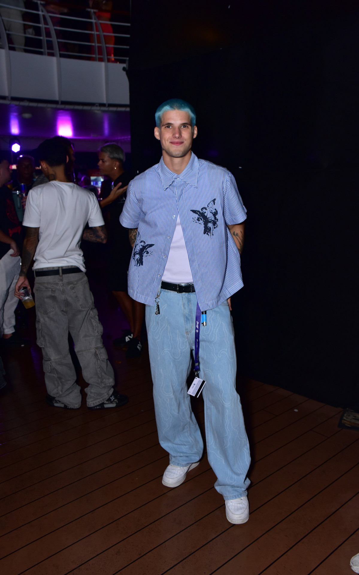 Ex-BBB Gabriel Fop prestigia primeira noite de shows do navio \'Numanice\'