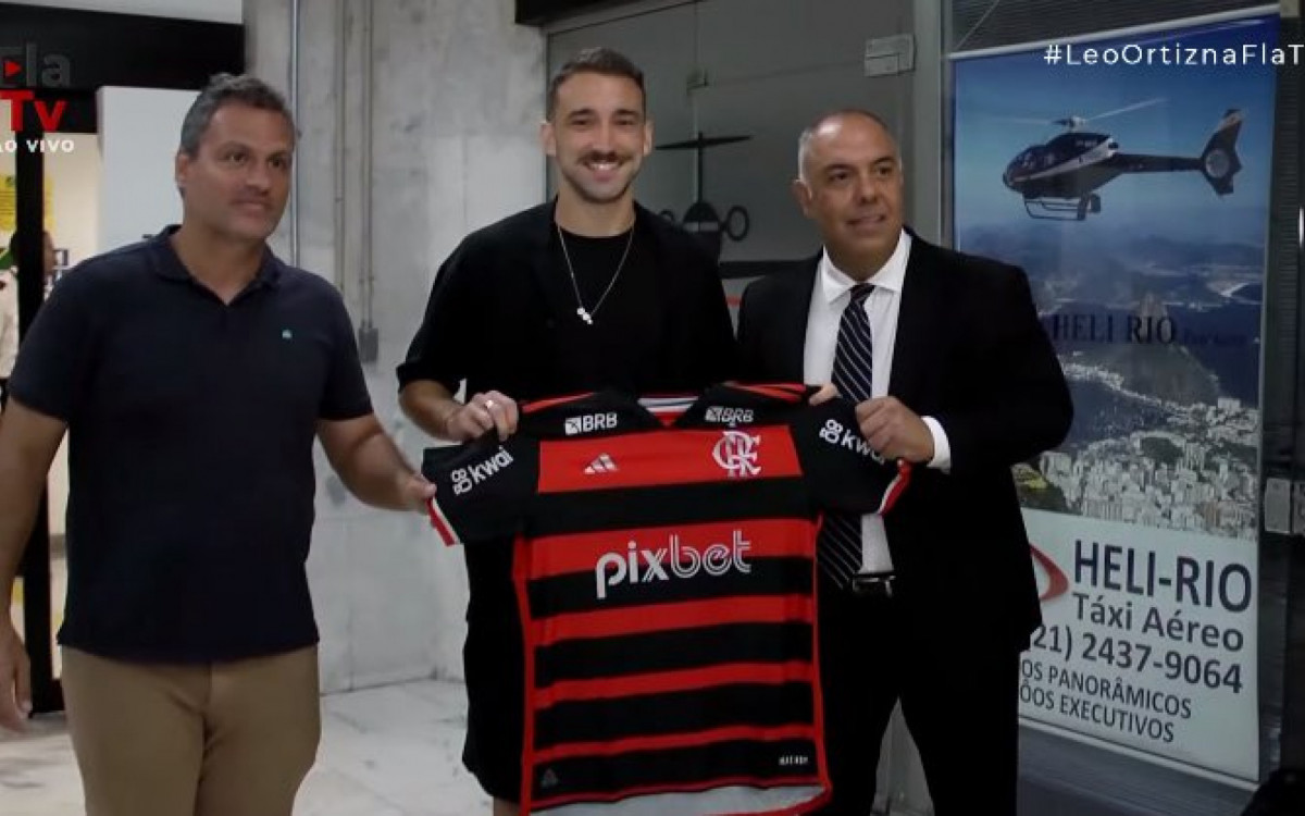 Léo Ortiz desembarca no Rio de Janeiro para assinar com o Flamengo - Reprodução / FlaTV