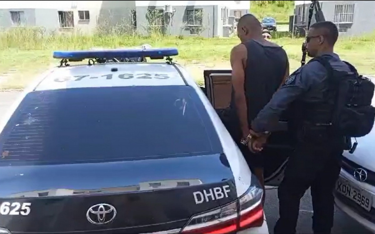 Acusado foi preso por agentes da Delegacia de Homicídios da Baixada