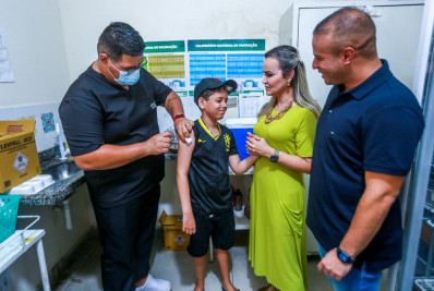 Belford Roxo: Secretário e primeira-dama acompanham vacinação da dengue