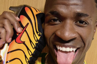 Em parceria com a Nike, Vini Jr exibe nova chuteira nas redes sociais