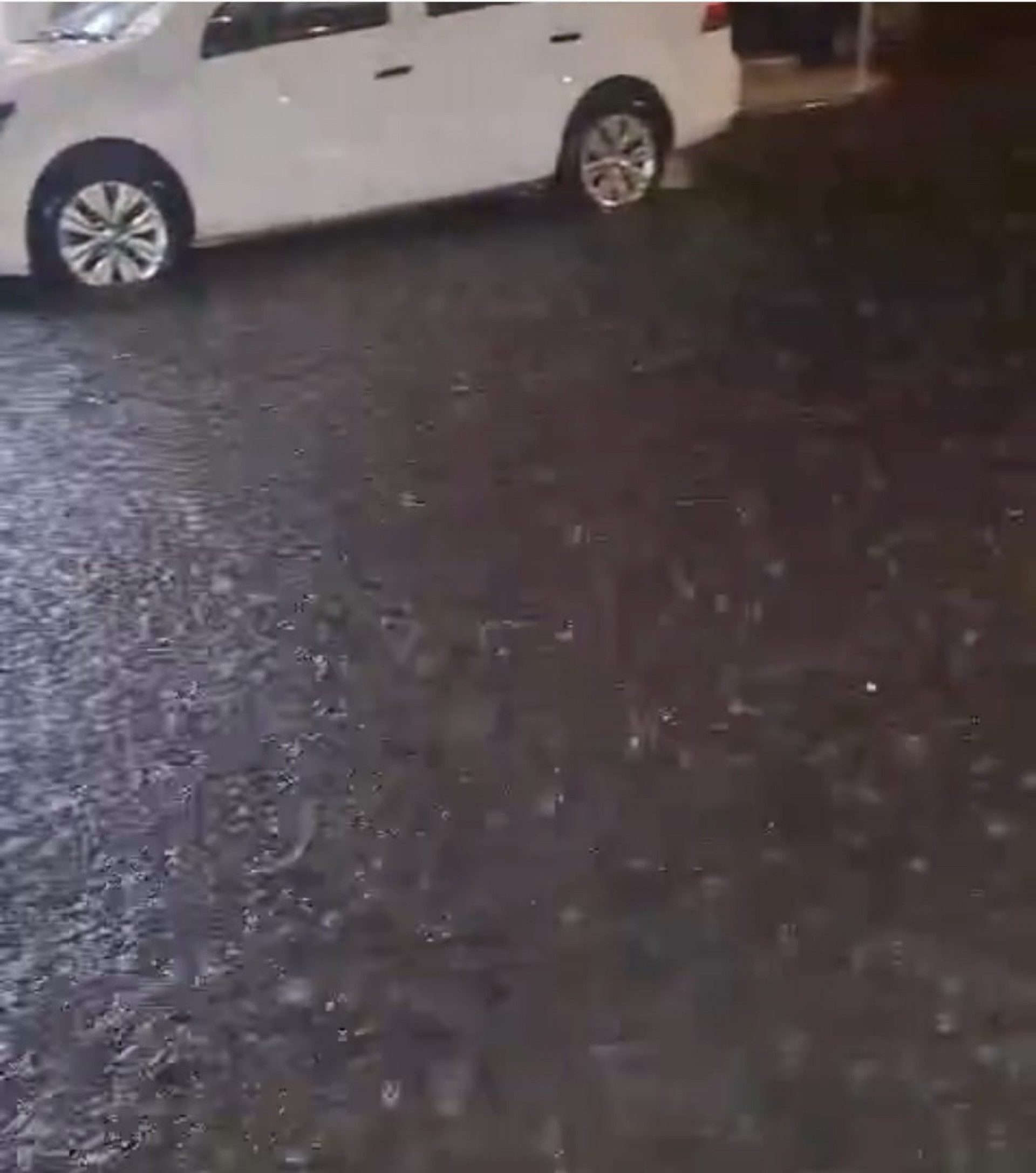 Rua Itaperuna, na Japu&iacute;ba - Divulga&ccedil;&atilde;o/reprodu&ccedil;&atilde;o rede social