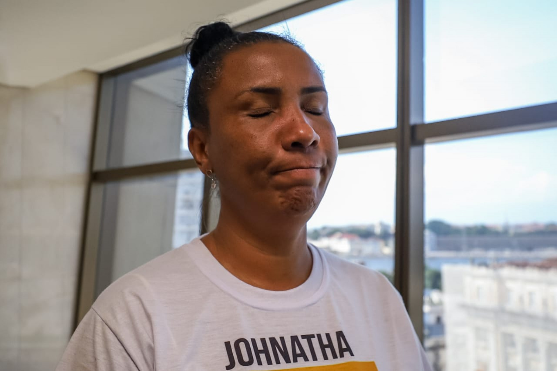 Ana Paula Oliveira, m&atilde;e de Johnatha de Oliveira - Renan Areias / Ag&ecirc;ncia O Dia