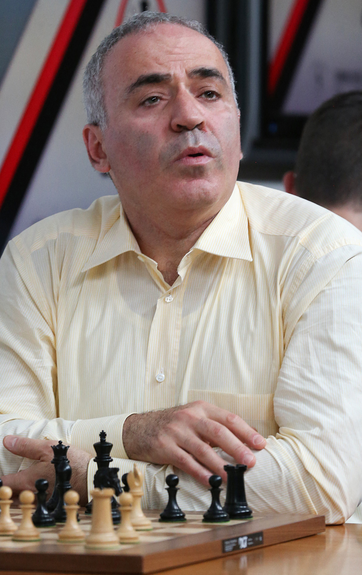 Kasparov &eacute; muito cr&iacute;tico ao governo Putin e, em 2022, foi designado agente estrangeiro na R&uacute;ssia