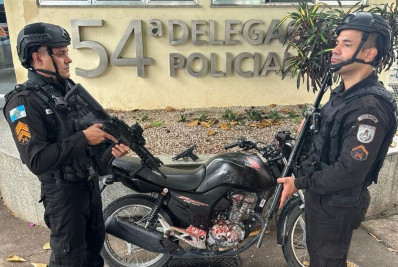 Suspeito armado morre após troca de tiros com a PM no Parque Floresta em Belford Roxo