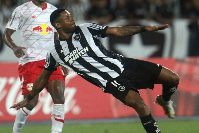 Júnior Santos comemora carinho da torcida do Botafogo: 'Muito gratificante'