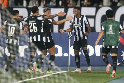 Júnior Santos brilha novamente, Botafogo vence o Bragantino e abre vantagem na Libertadores
