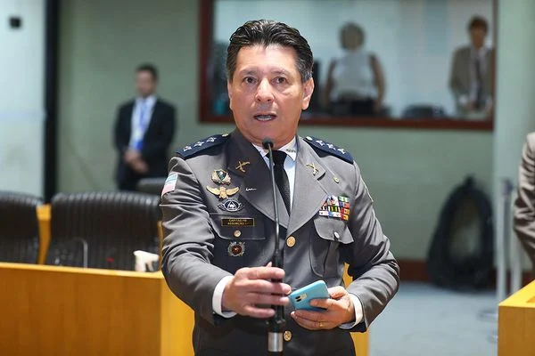 Deputados do ES derrubam decisão de Moraes e parlamentar bolsonarista deve ser solto