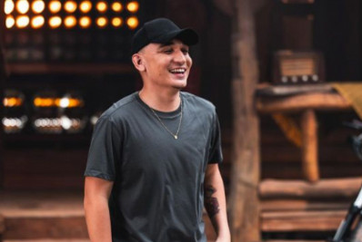 João Gomes sofre acidente e bate carro: 'Fiz besteira'