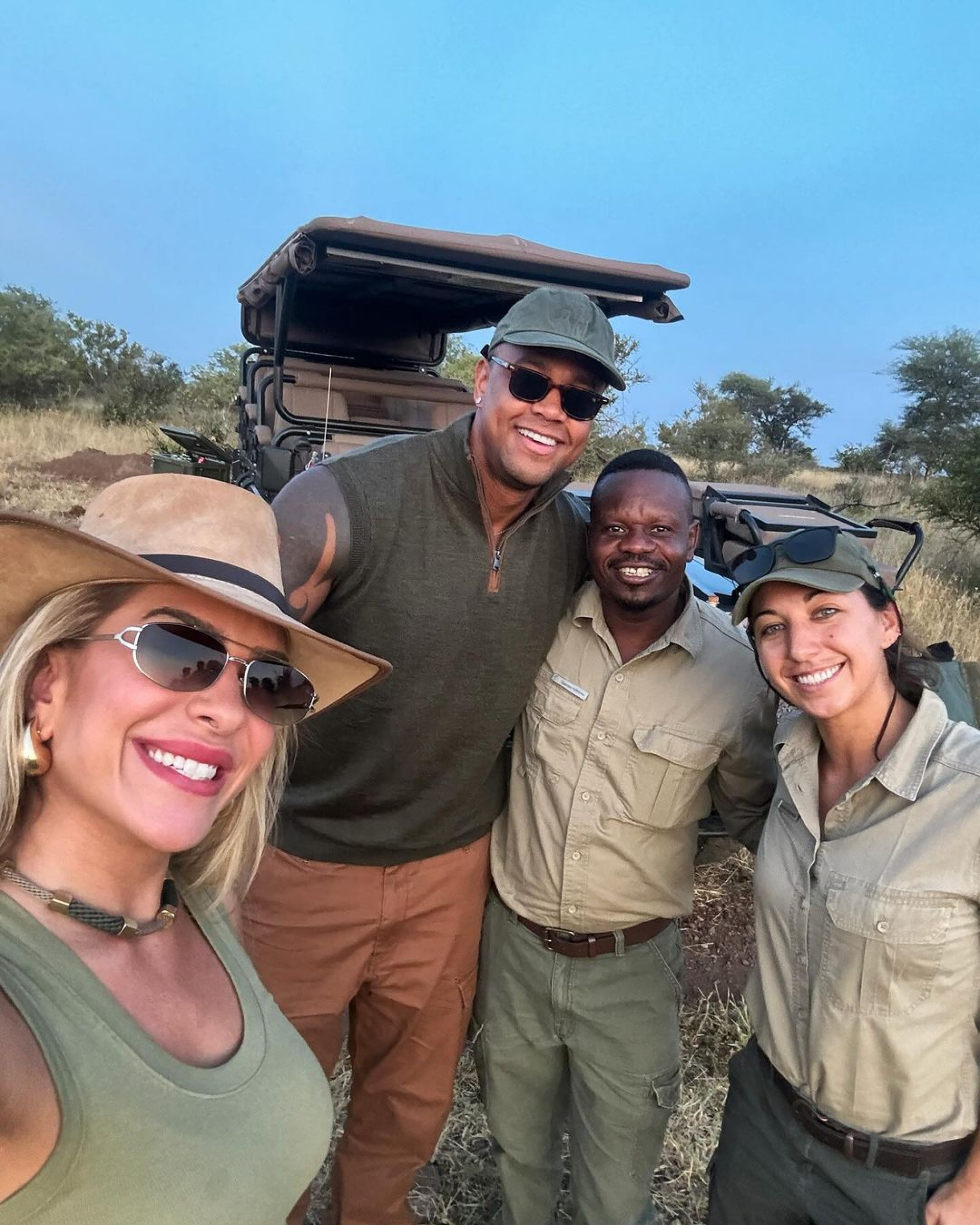 Lore Improta compartilha registros em Safari ao lado de Léo Santana - Reprodução