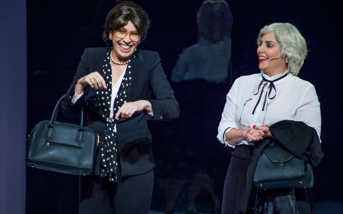 Heloísa Périssé e Maria Clara Gueiros na peça