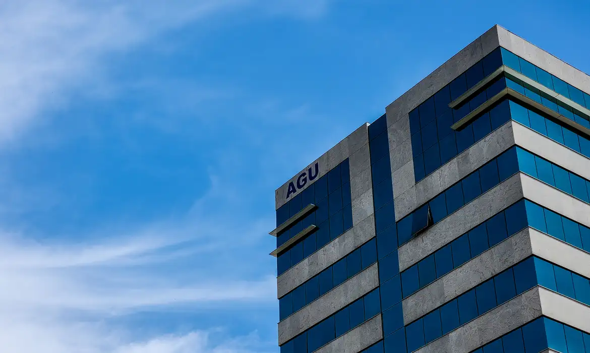 AGU aciona STF contra desoneração da folha de setores e municípios