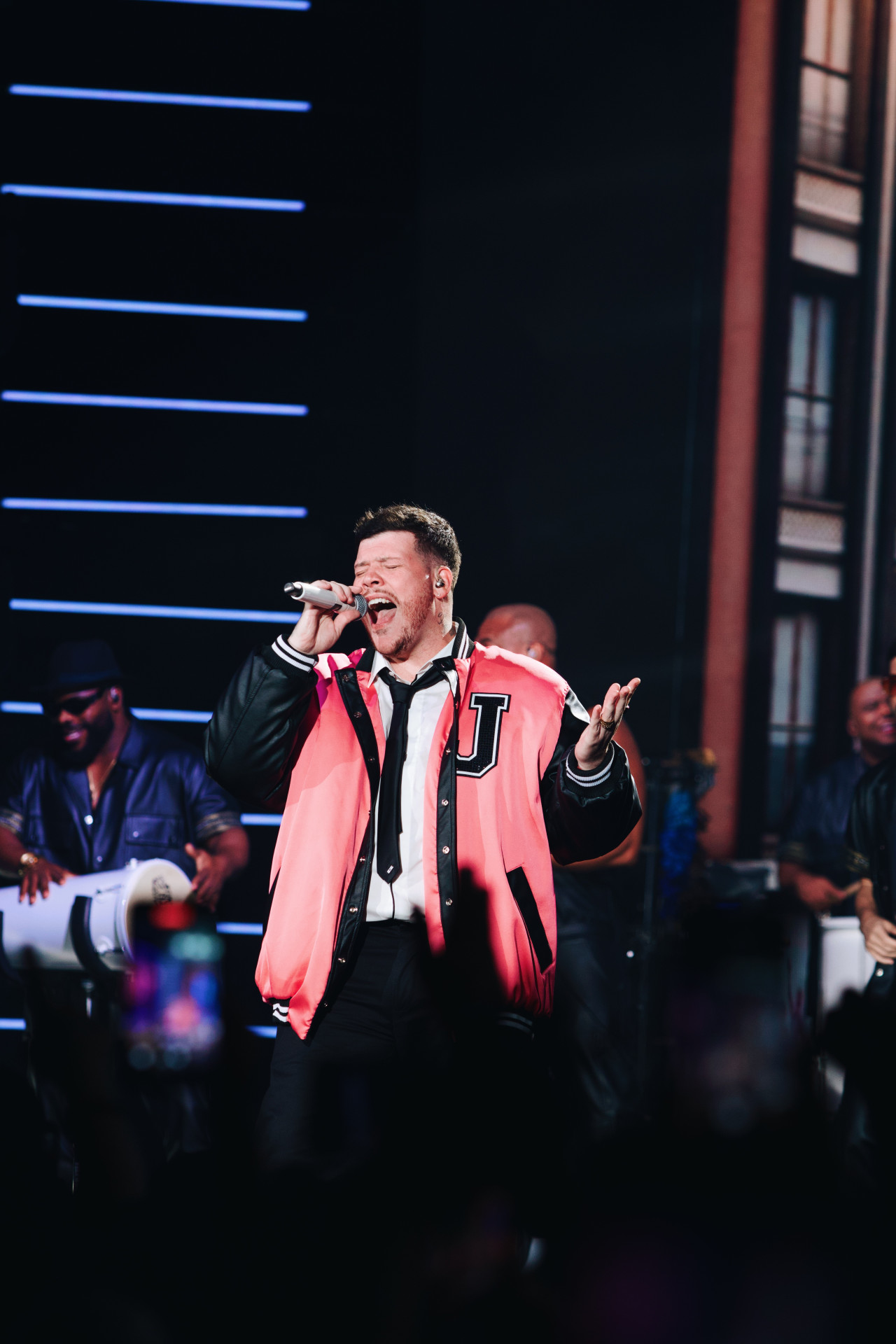 Cantor prepara o novo DVD de um show comemorativo gravado em São Paulo e que tem previsão para ser lançado ainda no primeiro semestre deste ano - Divulgação/ Matheus Yashi