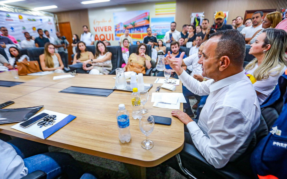 O prefeito Waguinho destacou que os médicos atuarão majoritariamente nas 16 policlínicas