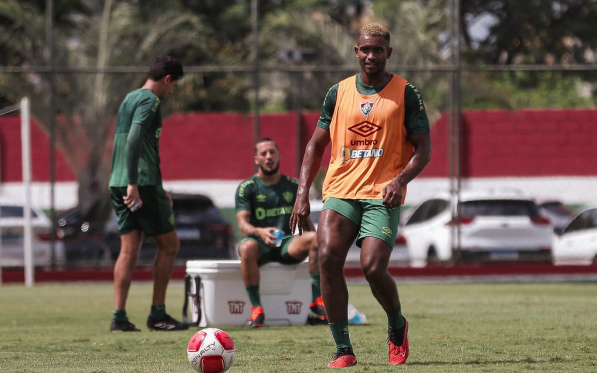 Marlon sentiu dores no joelho e est&aacute; fora do cl&aacute;ssico contra o Flamengo - Lucas Mer&ccedil;on / Fluminense FC