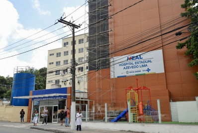 Mulher baleada enquanto trabalhava em São Gonçalo segue internada em estado grave