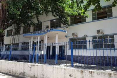 Redução de disciplinas no Ensino Médio preocupa professores e sindicato