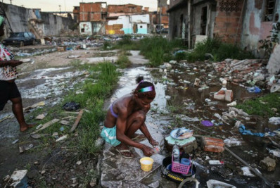 Levantamento mostra que seis em 100 mulheres do país enfrentavam extrema pobreza em 2022