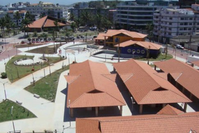 MPRJ pede que prefeitura fiscalize comércio ambulante em praça de Cabo Frio