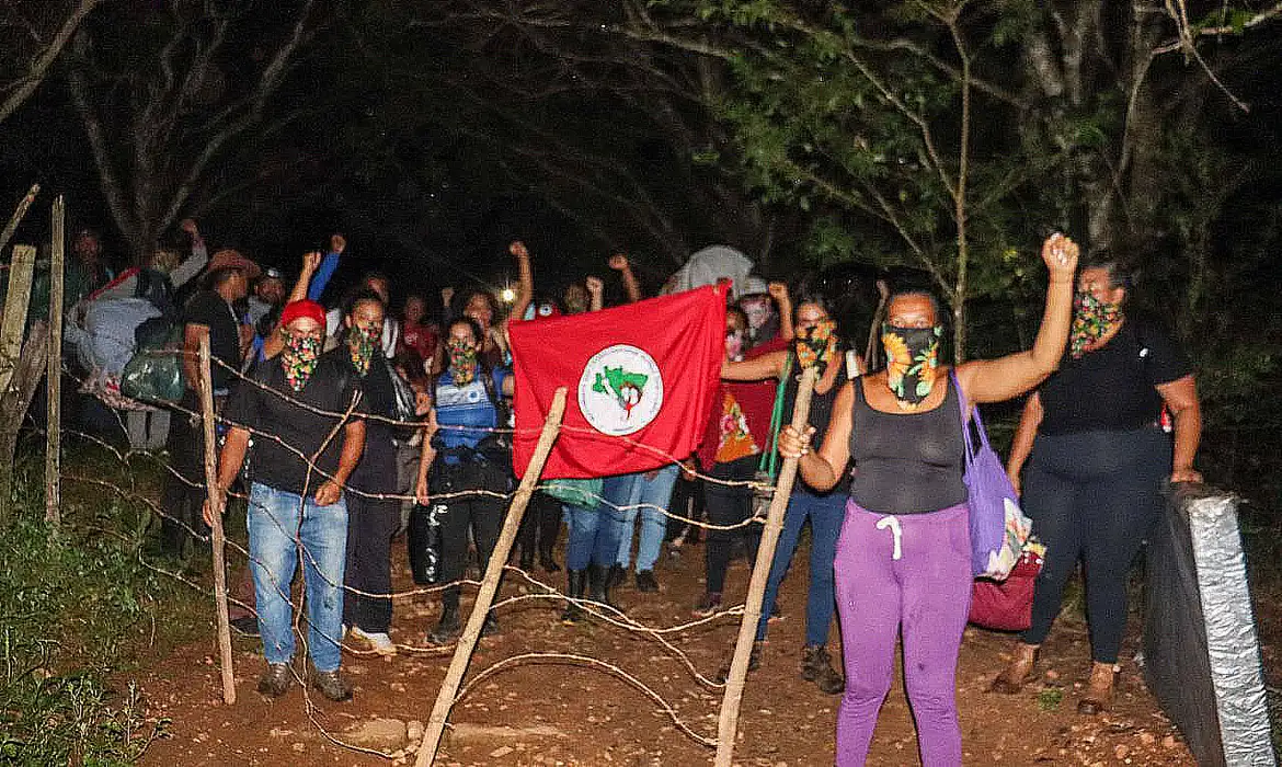 MST ocupa fazenda em Lagoa Santa e pede desapropriação da terra
 - Divulgação