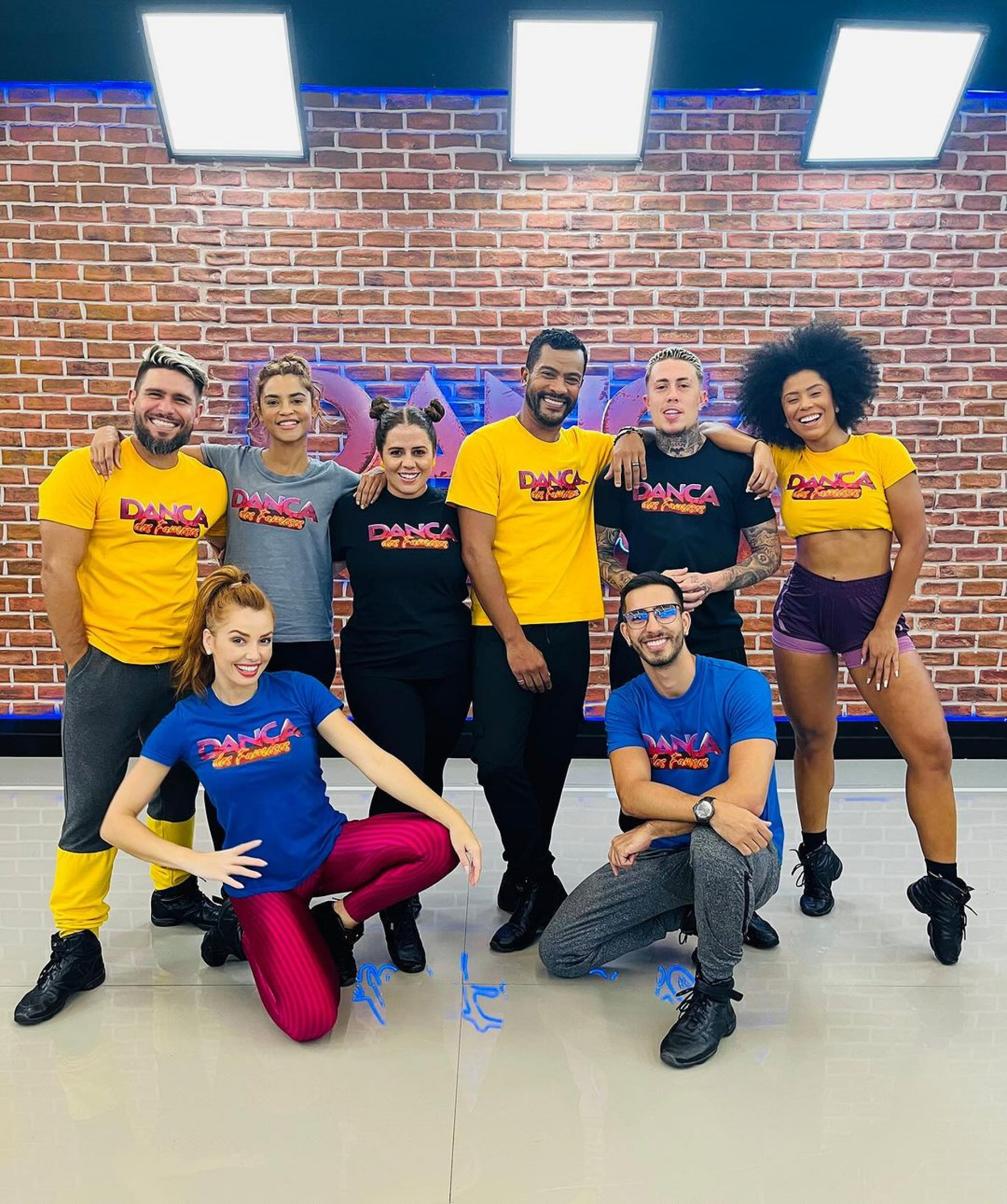 Tati Machado mostra bastidores da 'Dança dos Famosos' ao lado de MC Daniel, Lucy Alves, Samuel Assis e seus professores - Reprodução / Instagram 
