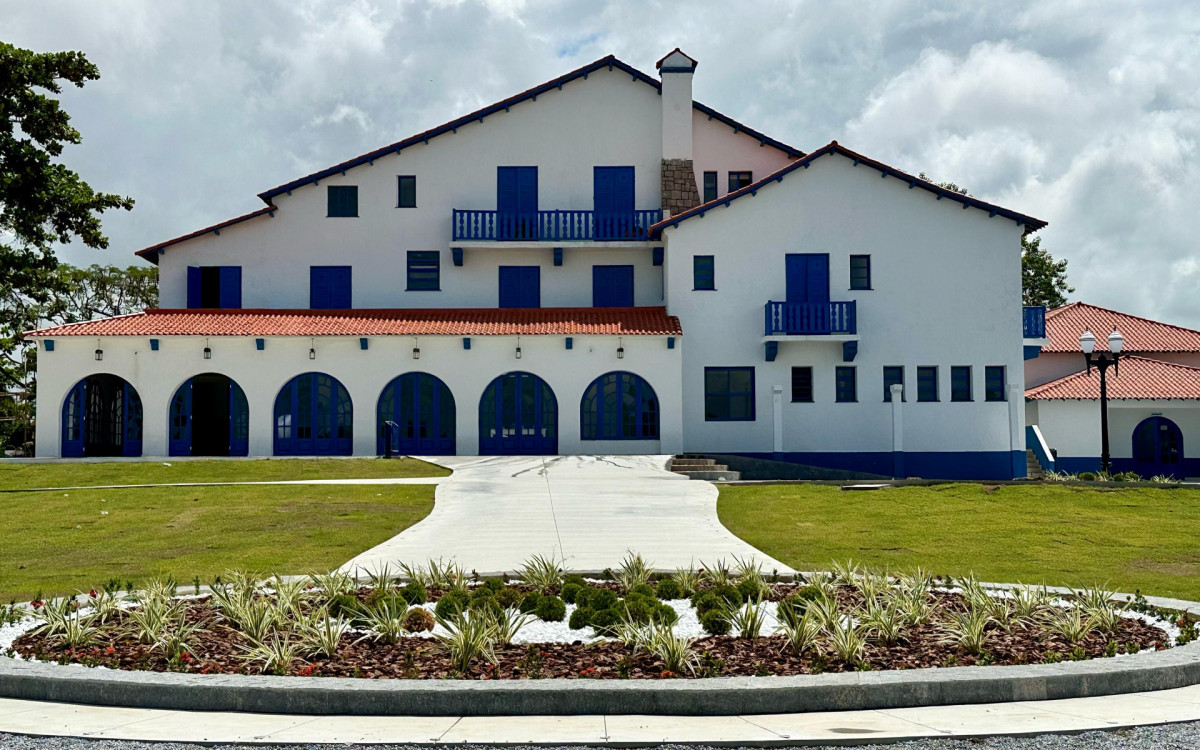 Inauguração do Hotel Escola Bilíngue Juvenil Municipal em Araruama