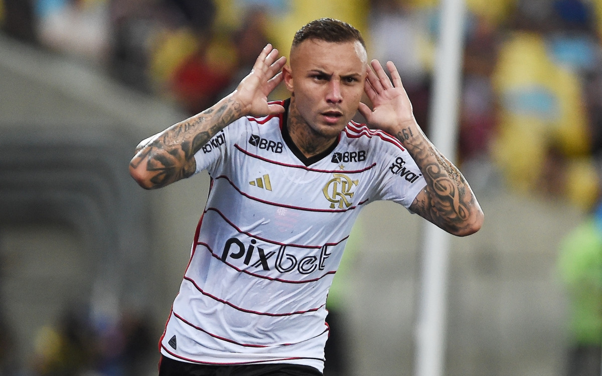 Rio de Janeiro (RJ), 09/03/2024 - Fluminense -Flamengo - Everton Jogador do Flamengo comemora seu gol, durante partida contra o Fluminense, v&aacute;lida pelas semifimais do Campeonato Carioca  2024, realizada no est&aacute;dio do Maracan&atilde;, na zona norte do Rio de Janeiro, neste s&aacute;bado (09).
