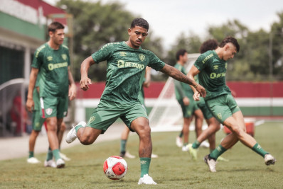 Fluminense divulga os relacionados para enfrentar o Flamengo pela semifinal do Carioca